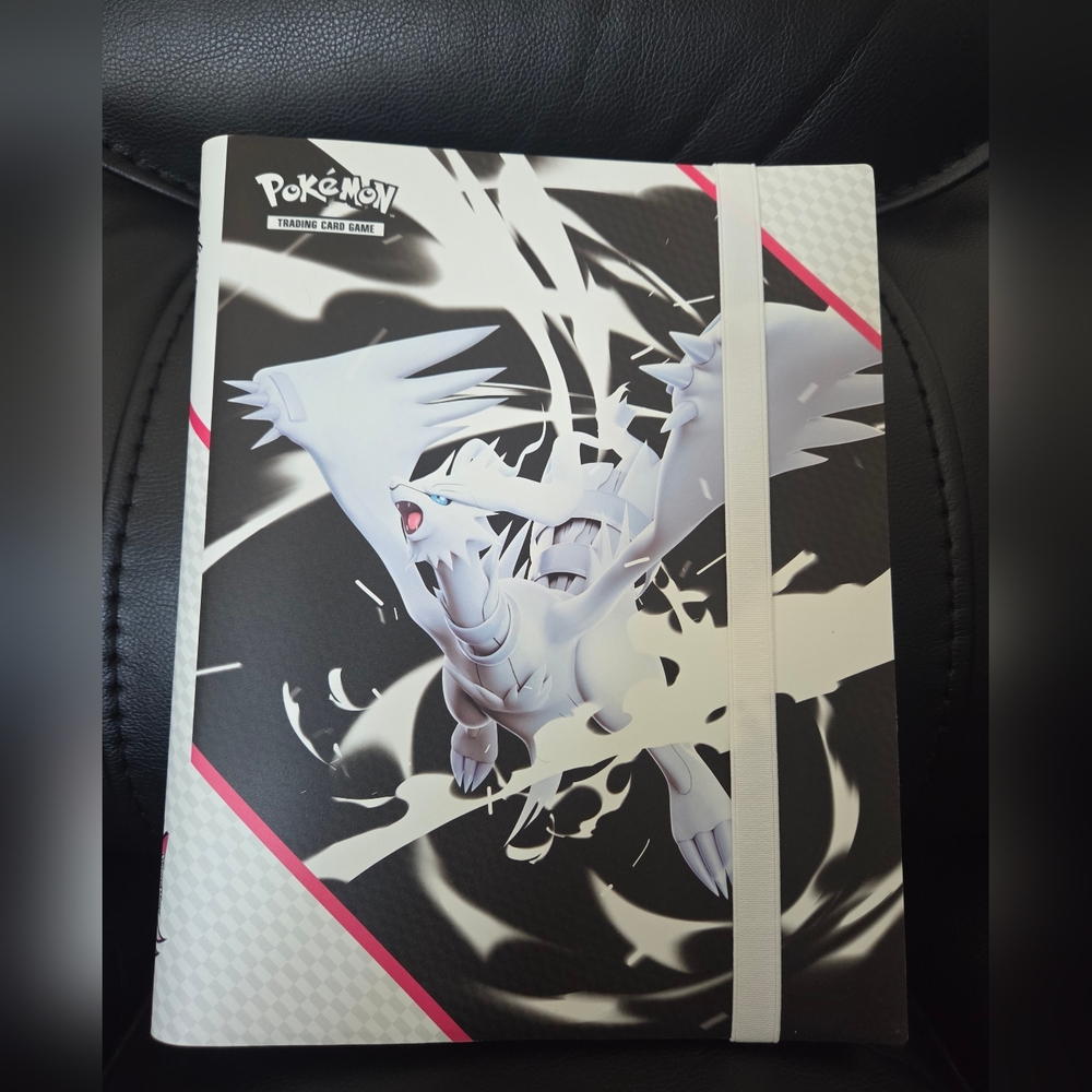Pokémon Scarlet & Violet: White Flare 9-pocket Trading Card Binder